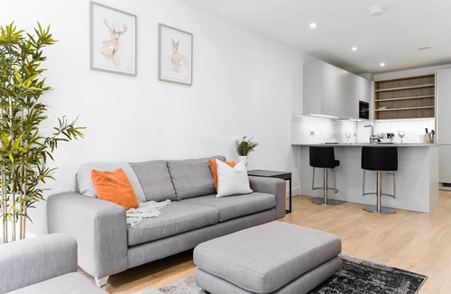 Poplar Apartment | The Ox - Two bed - Canary Wharf