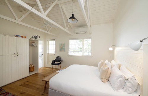 Oneroa Hotel | The Oyster Inn