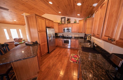 Buffalo City Cabin | The Ozark Cabin - Rileys Outfitter