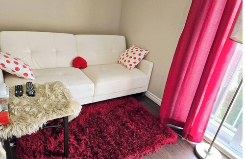 Cap de la Madeleine Apartment | The Pacific