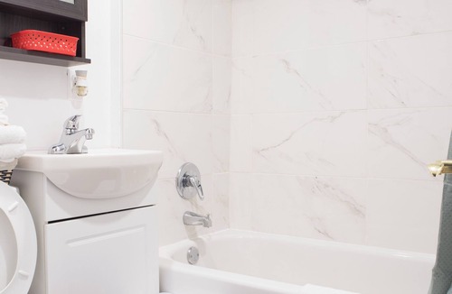 Cap de la Madeleine Apartment | The Pacific