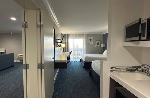 Old Towne Hotel | The Pacific Inn