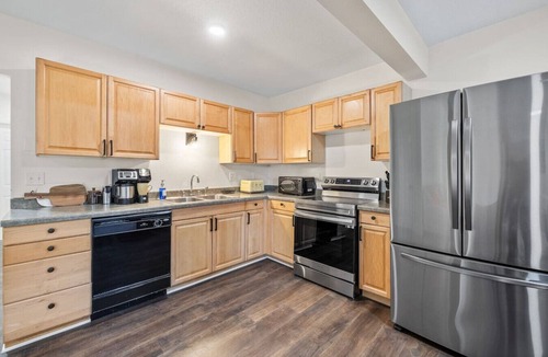 Custer Villa | The Paddle House | Hot Tub + Fire Pit Stay