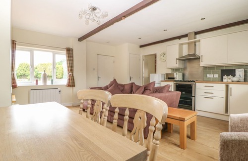 Storwood Cottage | THE PADDOCK, with open fire in York