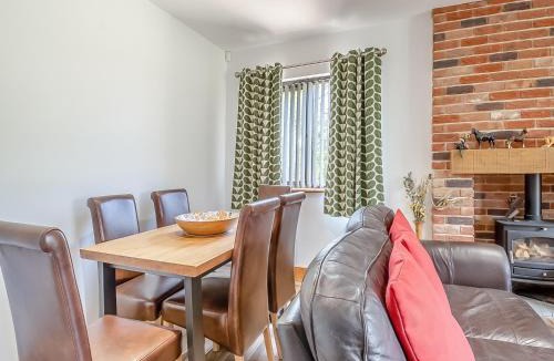 Lowestoft House | The Paddocks