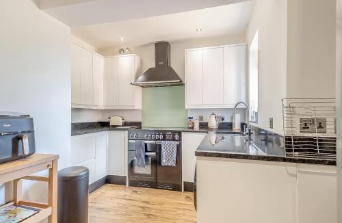 Lowestoft House | The Paddocks