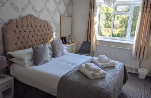 Symonds Yat Hotel | The Paddocks Hotel