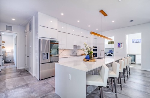 Arlington Park House | The Palace on Clematis – Siesta Key Vacation Home with Large Pool, Fire Pit & Great Location