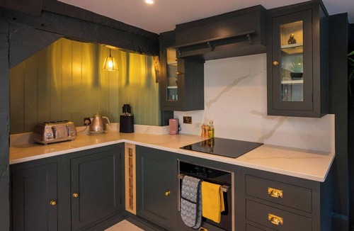 Marlow House | The Palm Cottage - Marlow