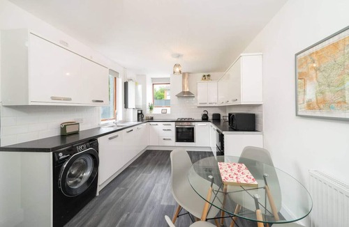 Broughty Ferry Ski Chalet | The Palm - Eclectic Bliss