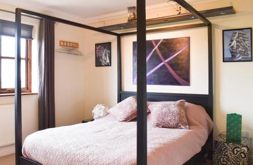 Seasalter House | The Palm