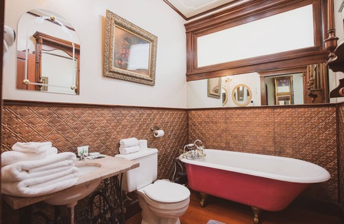 Jamestown Hotel | The Palm Hotel