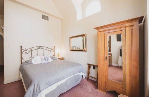 Jamestown Hotel | The Palm Hotel