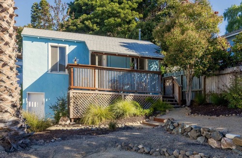 Avila Beach Apartment | The Palm House | Pet Friendly King Studio