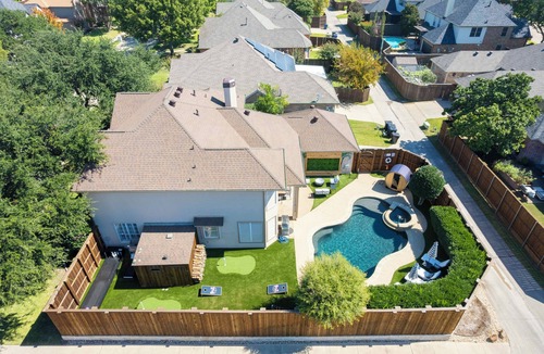 Frisco House | The Palmera Frisco - Sauna Spa Heated Pool Golf Skeeball Bowling Movie Projector
