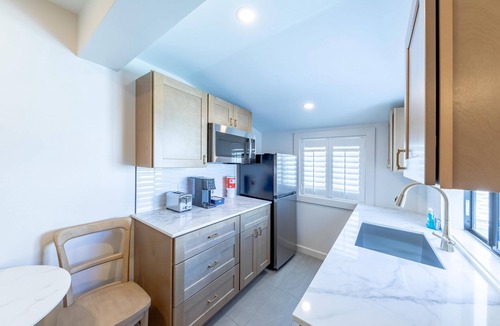Downtown Boca Grande Historic District Hotel | The Palmetto Inn - Pinfish - Queen Studio