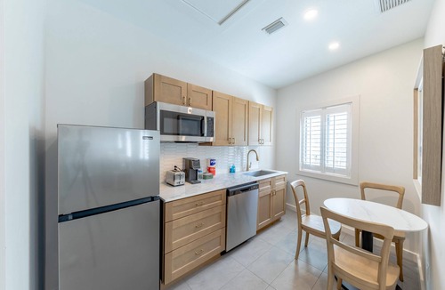 Downtown Boca Grande Historic District Hotel | The Palmetto Inn - Snook - King Studio