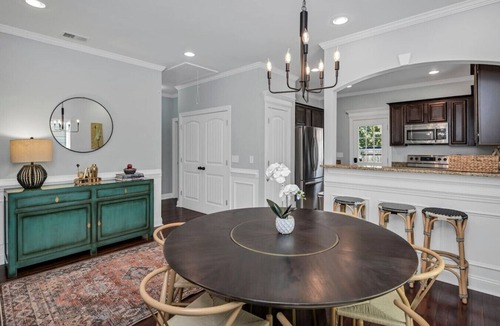 Old Shandon House | The Palmetto Pad - Walk to Dining & Shops