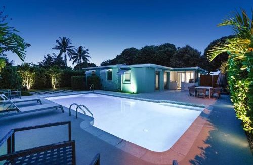 Parker Ridge House | The Palmside Escape Heated Pool, Putt, Relax