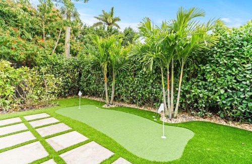 Parker Ridge House | The Palmside Escape Heated Pool, Putt, Relax