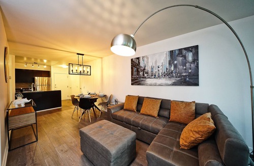 Downtown Toronto Cabin | The Pantages Suites