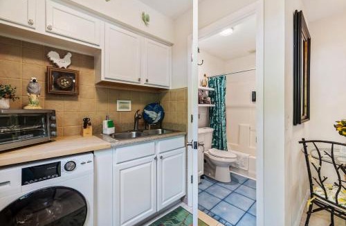 Orlando Apartment | The Paradise Bird Cottage