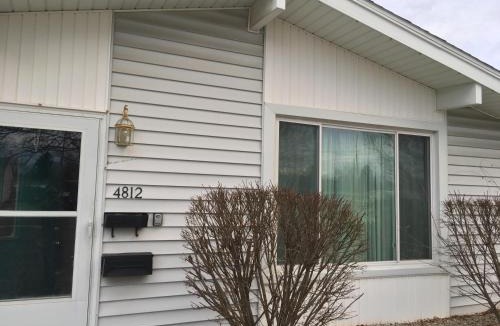 Lansing House | The Paradise @ Lyncott