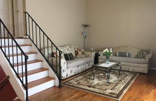 Lansing House | The Paradise @ Lyncott