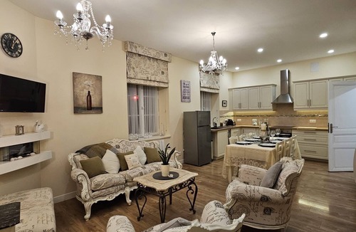 Riberac House | The Paris Gîte