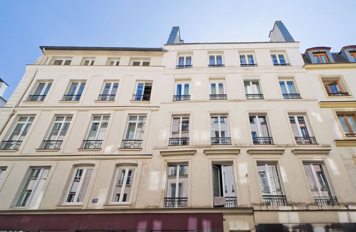 Bonne-Nouvelle Apartment | THE PARISIAN CHARM