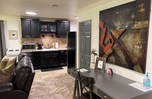 Amarillo House | The Park at Wolflin WASHER & DRYER, WIFI & CABLE