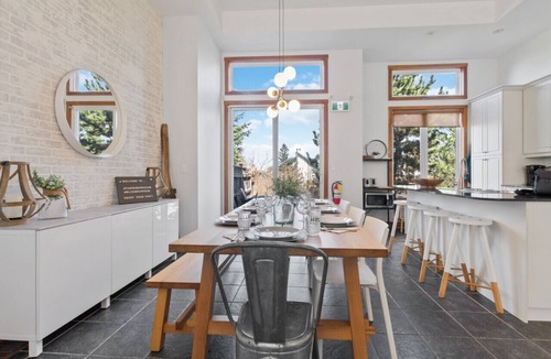 The Blue Mountains Villa | The Parker House: Gorgeous Light & Spacious Chalet (86100)