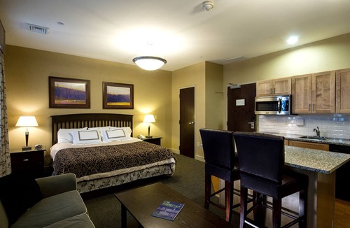 Seward Place Hotel | The Parker Inn & Suites