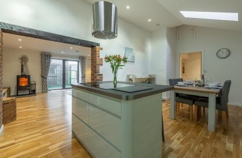 St. Agnes House | The Parlour