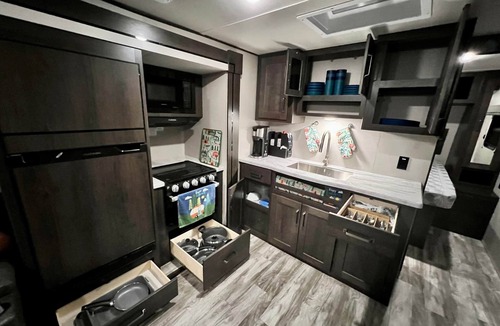 Glen Rose RV Rental | “The Paterfamilias” family rv, to campsite you reserve