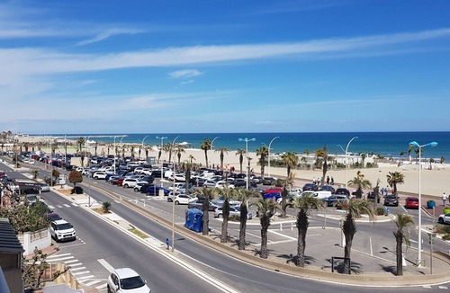 Le Grand Large Apartment | THE PATIO APARTMENT FACING THE SEA