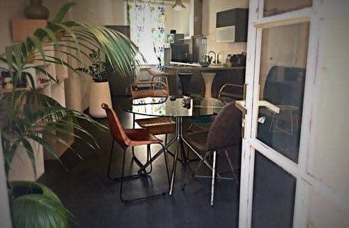 Carcassonne Apartment | "The patio Maria" At the foot of the city, apartment with interior patio.