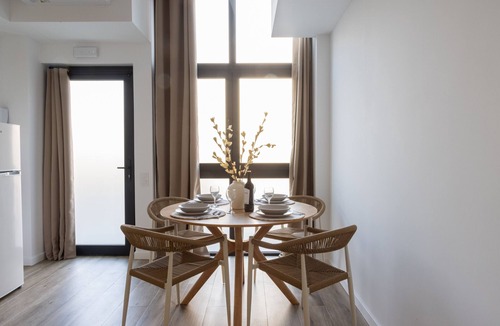 Safranar Apartment | The Patraix Suite 08 by Florit Flats