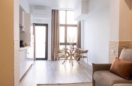 Safranar Apartment | The Patraix Suite 10 by Florit Flats