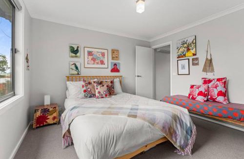 Canadian House | The Pattern House Ballarat - Lakeside Creative Haven