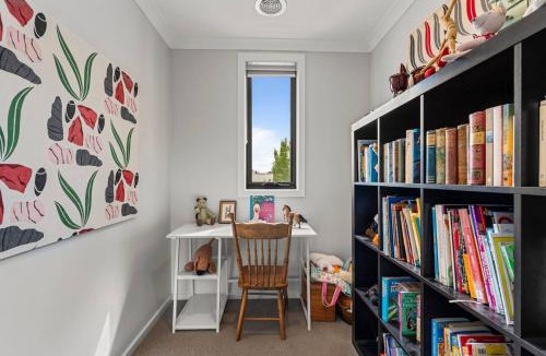 Canadian House | The Pattern House Ballarat - Lakeside Creative Haven