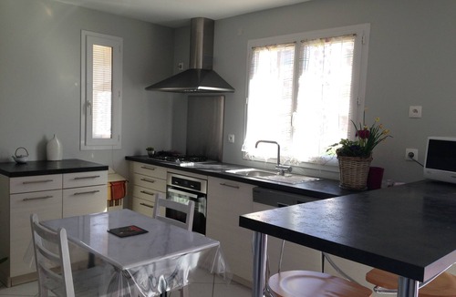 Prades House | The pavilion: vacations, hiking, spa treatments, festivals, heritage