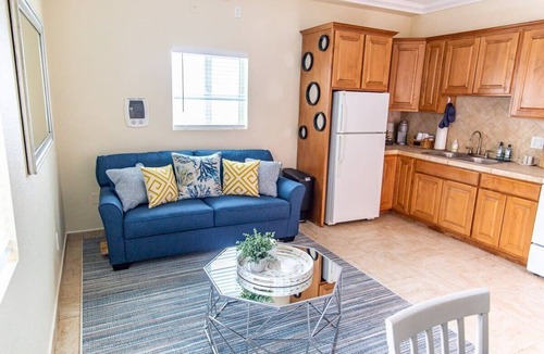 Pacific Beach Apartment | The PB Spot 1BR w/Parking