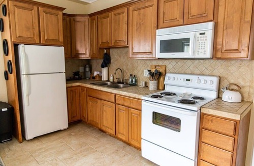 Pacific Beach Apartment | The PB Spot 1BR w/Parking