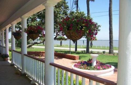 Palacios Bed & Breakfast | The Peaceful Pelican LLC