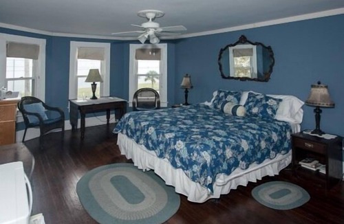 Palacios Bed & Breakfast | The Peaceful Pelican LLC