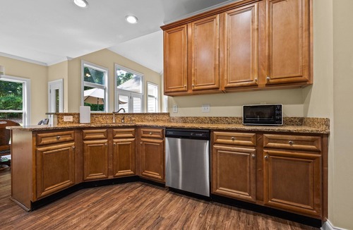 Tyrone House | THE PEACHTREE ABODE-PRIVATE ESTAE LOT