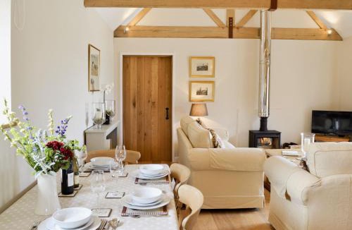 Burwash House | The Peacock Barn