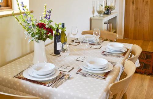 Burwash House | The Peacock Barn