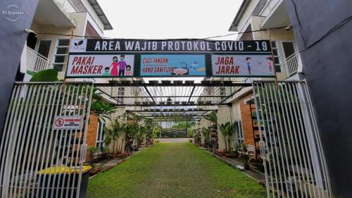 Jember Hostel | The Peak Guest House